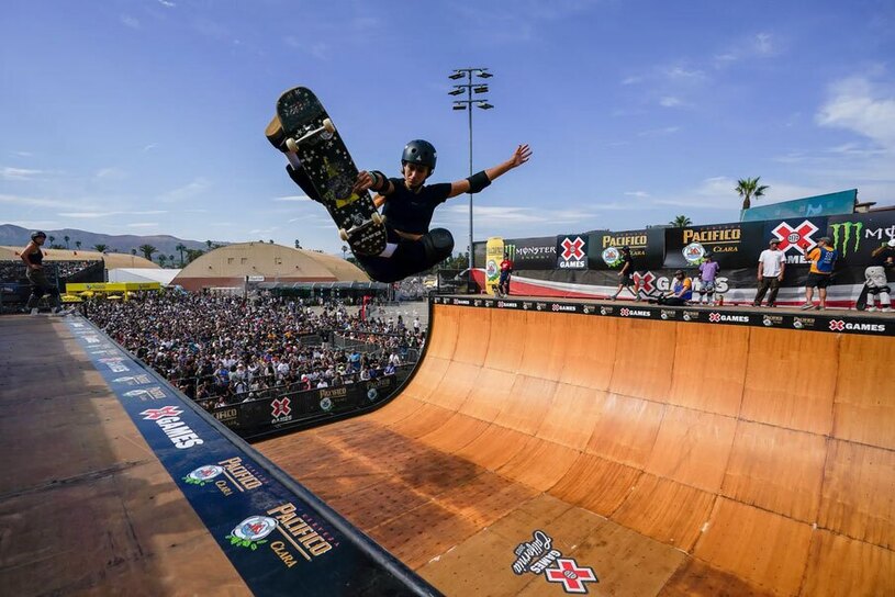 مسابقات اسکیت بورد زنان  کالیفرنیا آمریکا