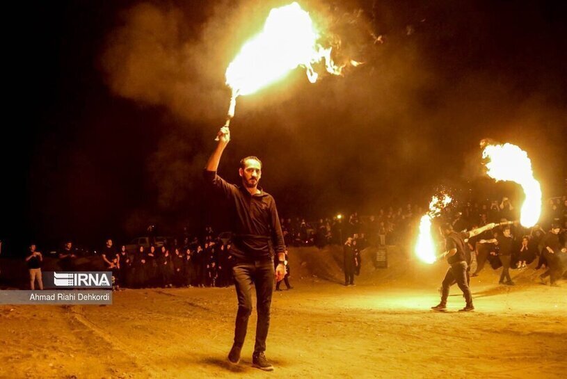 مراسم عزاداری با زنجیر آتشی در شهرکرد