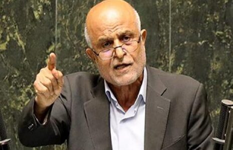 رفتار تند نماینده مجلس با استاندار قزوین؛ با نامرد دست نمی‌دهم/ فیلم