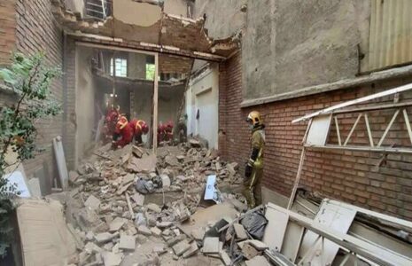 ریزش ساختمانی در تهران جان یک نفر را گرفت ریزش ساختمان