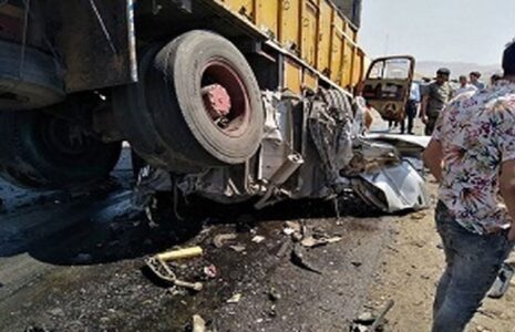 له شدن پژو ۴۰۵ تصادف کامیون
