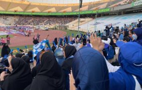 سازمان لیگ تاج بانوان تماشاگر لیگ برتر