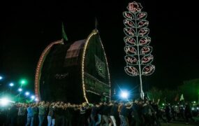 نخل عزاداری چند صد ساله در آتش سوخت