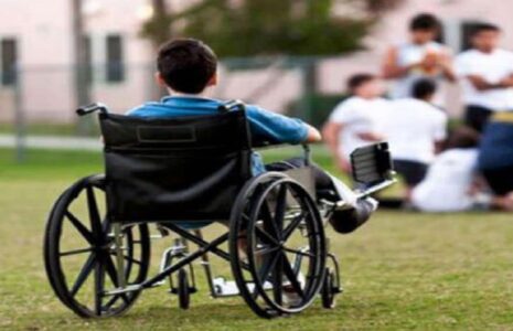 وضعیت فاجعه‌بار ۳ کودک دارای معلولیت ذهنی و جسمی در شهرستان ایذه/ فیلم