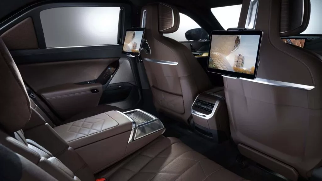 رونمایی ب ام و از نسخه ضد گلوله سری 7 و i7 برقی/ عکس bmw 7 series protection rear interior 1024x576.jpg