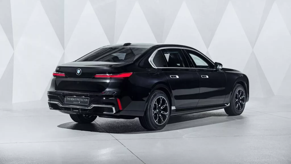 رونمایی ب ام و از نسخه ضد گلوله سری 7 و i7 برقی/ عکس ب ام و ضدگلوله