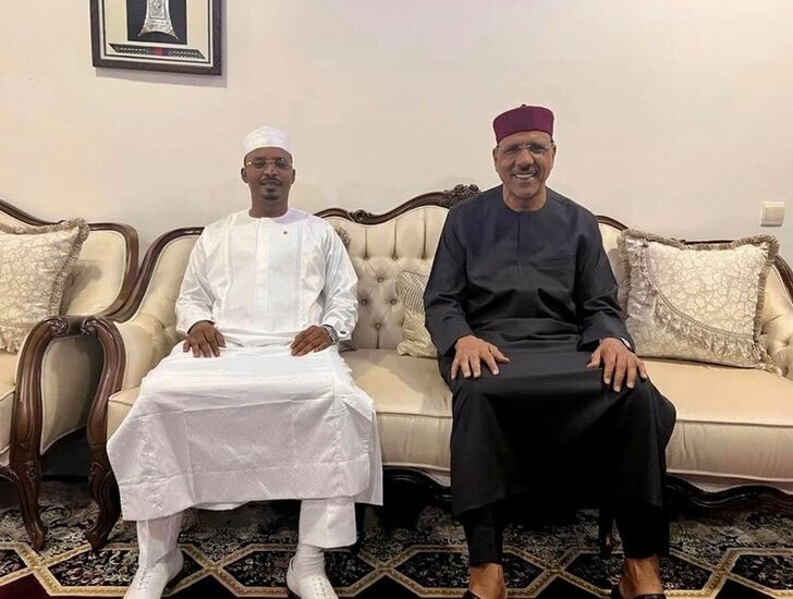 "محمد بازوم" رئیس جمهوری نیجردر کنار رئیس جمهوری چاد 