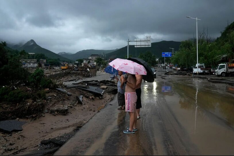 خسارات گسترده توفان و سیلاب در چین