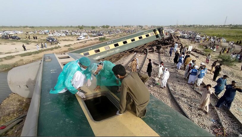 سانحه قطار با 30 کشته و 100 زخمی در پاکستان