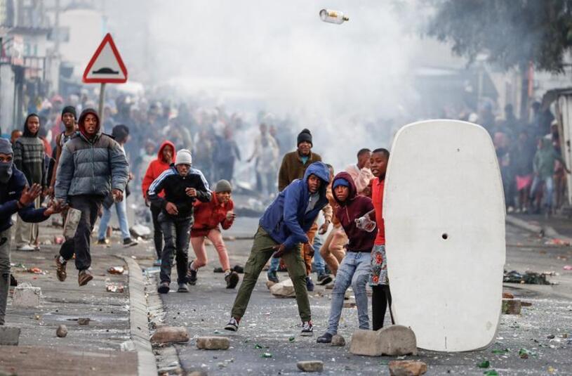 درگیری پلیس رانندگان تاکسی آفریقای جنوبی