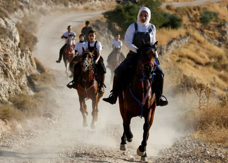 یک مربی سوارکاری فلسطینی