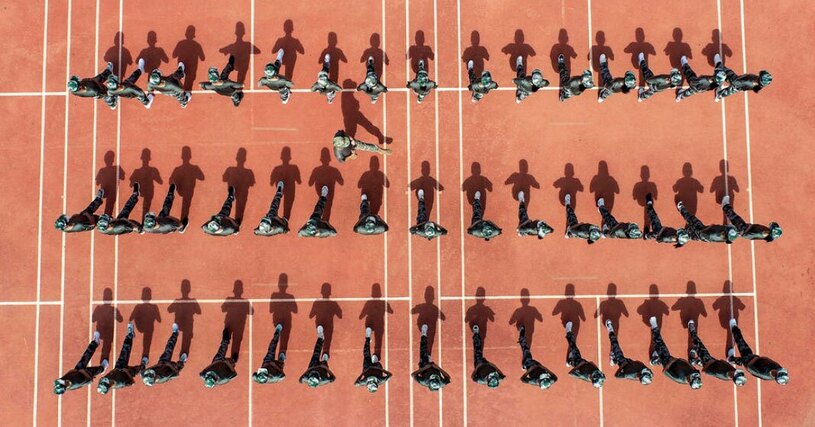 آموزش رژه دانش آموزان دبیرستان  چین