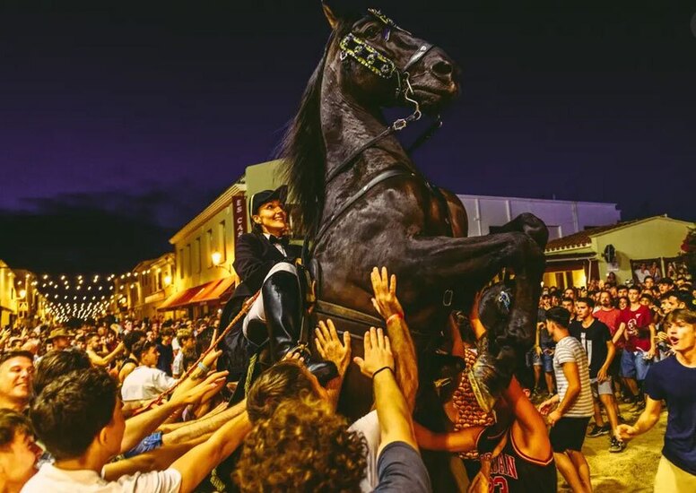 جشنواره ای سنتی در اسپانیا 