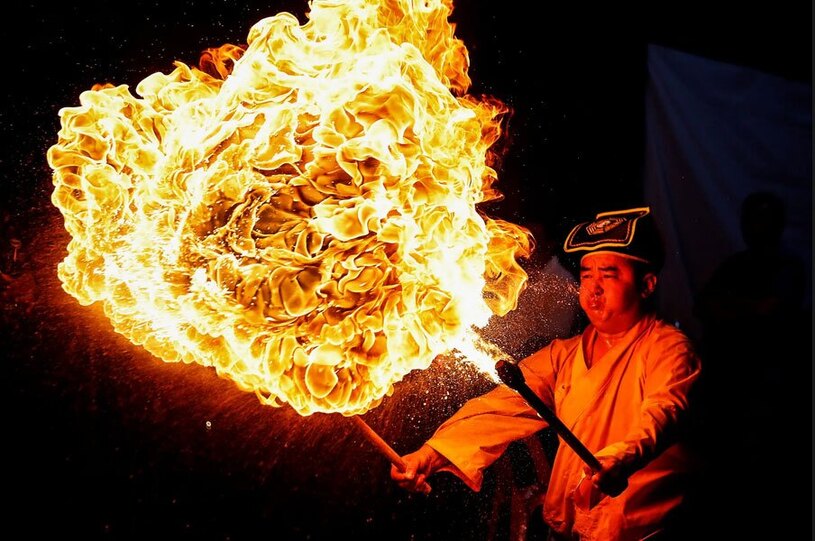 دیدنی های امروز؛ از جشنواره تتو تا جشنواره سالانه موقرمزها جشنواره آیینی شبح گرسنه در مالزی