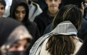 بازداشت خانم موتورسوار