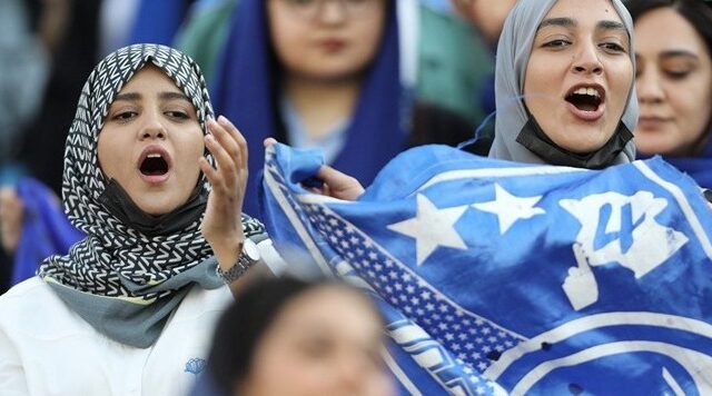 لیگ برتر حضور بانوان تماشاگر