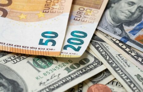 سقوط قیمت یورو