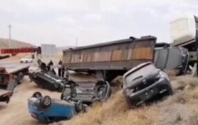 چپ کردن تریلی خودروهای وارداتی