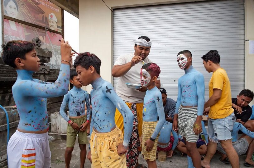 مراسم آیینی راندن ارواح شیطانی بالی اندونزی