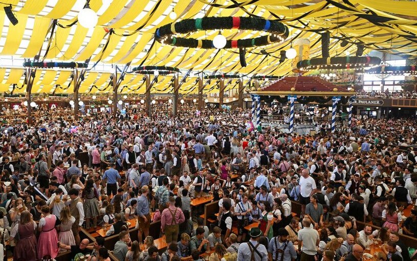 جشنواره سالانه "اکتبر فرست" در شهر مونیخ آلمان