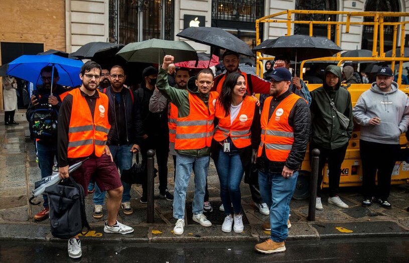 دیدنی های امروز؛ از صف خرید آیفون 15 تا پناهجویان عازم آمریکا اعتصاب کارکنان "ایفون استورها" در سراسر فرانسه