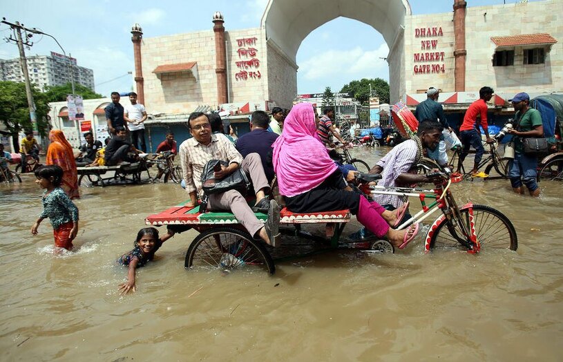 دیدنی های امروز؛ از صف خرید آیفون 15 تا پناهجویان عازم آمریکا