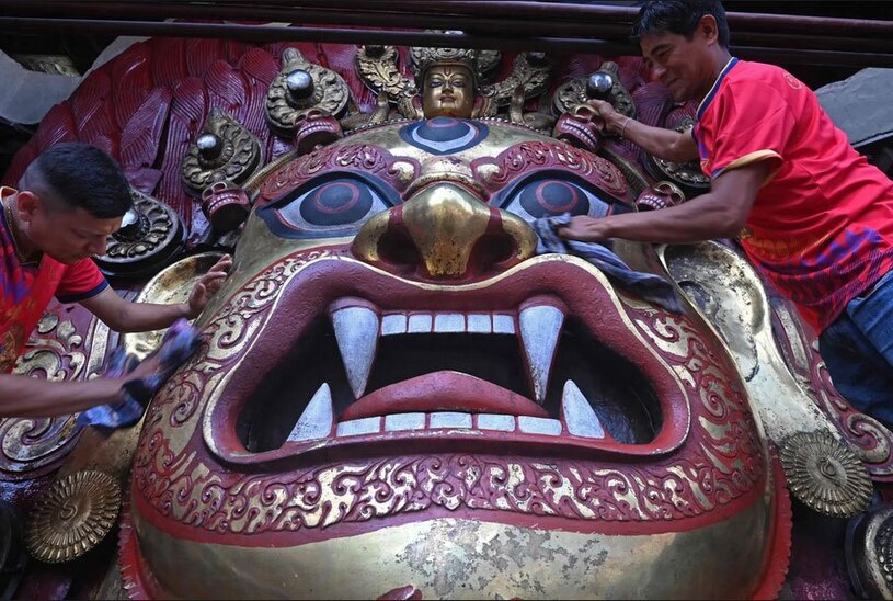 دیدنی های امروز؛ از خنثی کردن بمب جنگ جهانی دوم تا جشن میلاد نبی اسلام (ص) مجسمه "سویت بهیراو"