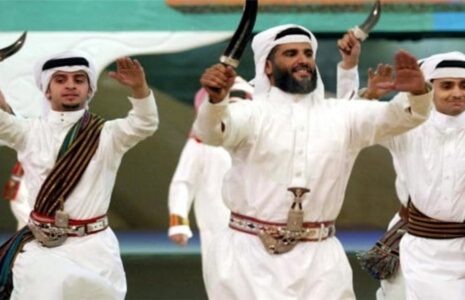 رقص شمشیر سعودی‌ها در تهران را ببینید