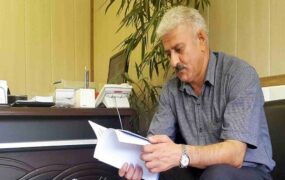 شمس آقاجانی، شاعر و منتقد ادبی