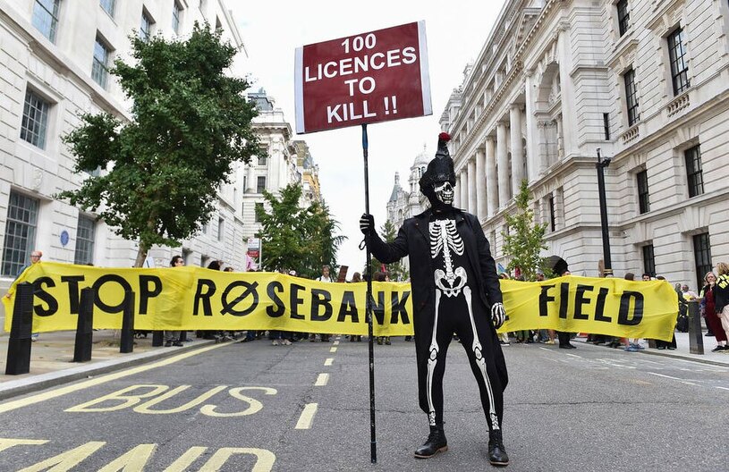 تظاهرات فعالان محیط زیست و مخالفان سیاست های انرژی دولت انگلیس در شهر لندن