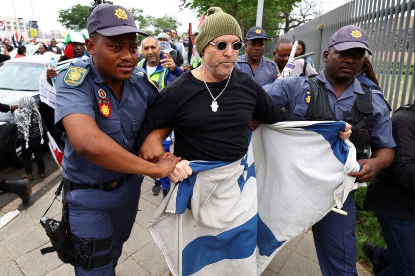 مزاحمت یک شهروند حامی اسراییل برای تظاهرات کنندگان حامی فلسطین