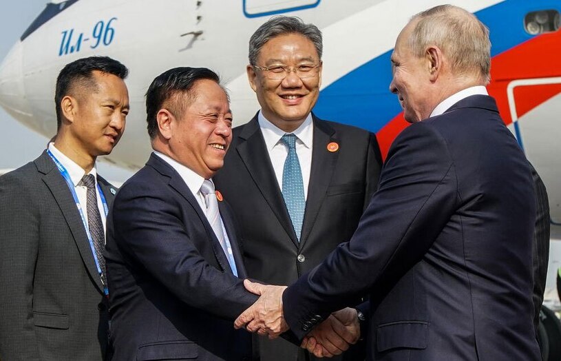 استقبال از رییس فدراسیون روسیه در فرودگاه بین المللی پکن