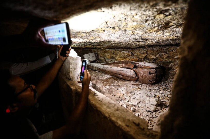 کشف یک تابوت مومیایی جدید در گورستان تونا الجبل مصر