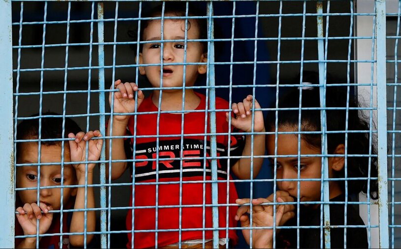 دیدنی های امروز؛ چرخش افکار عمومی جهانی بر ضد آمریکا و اسراییل کودکان فلسطینی آواره جنگی در یک مرکز تحت مدیریت سازمان ملل