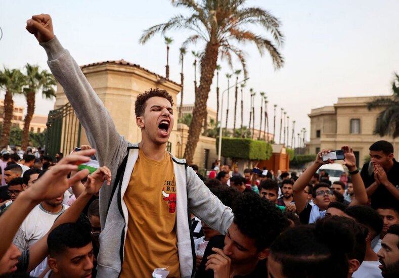 دیدنی های امروز؛ چرخش افکار عمومی جهانی بر ضد آمریکا و اسراییل تظاهرات دانشجویان دانشگاه قاهره مصر در حمایت از فلسطین