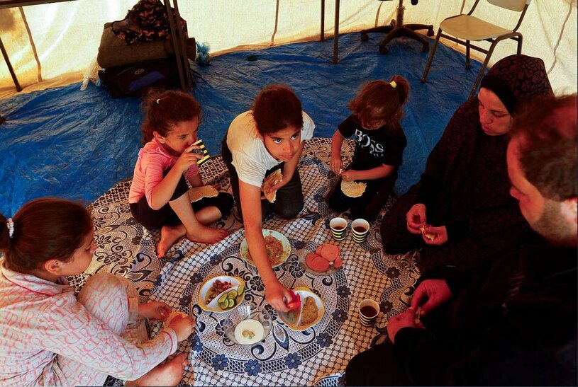 دیدنی های امروز؛ از ادامه نسل کشی در غزه تا نمایشگاه خودرو توکیو شرایط زندگی در اردوگاه آوارگان جنگی