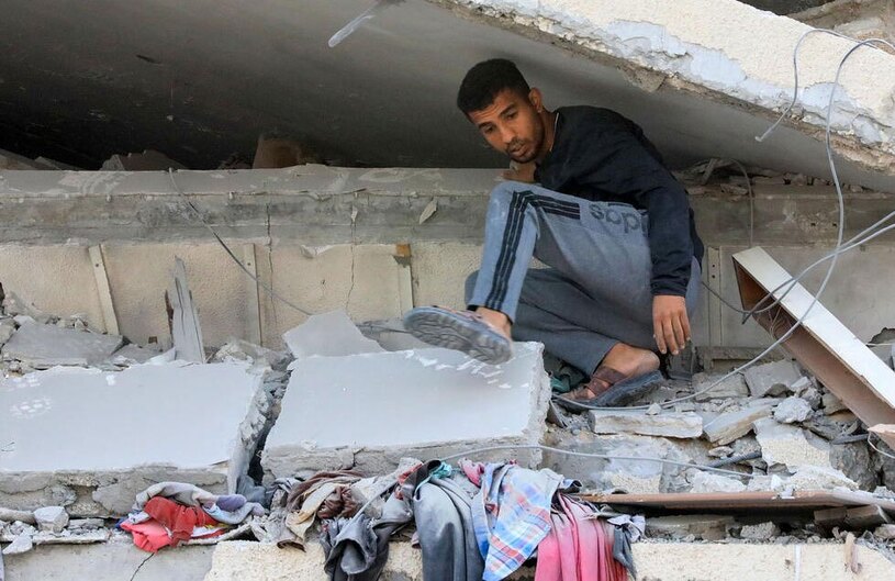 دیدنی های امروز؛ حمایت جهانی از فلسطین همزمان با تشدید کشتار اسراییل در غزه خرابه های بمباران اسراییل در خان یونس غزه