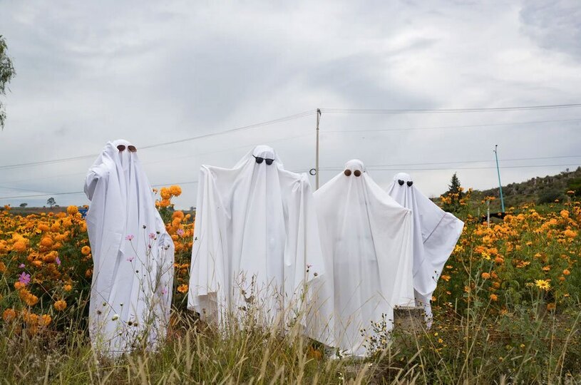 دیدنی های امروز؛ حمایت جهانی از فلسطین همزمان با تشدید کشتار اسراییل در غزه افرادی که لباس ارواح پوشیده اند برای جشنواره روز مردگان