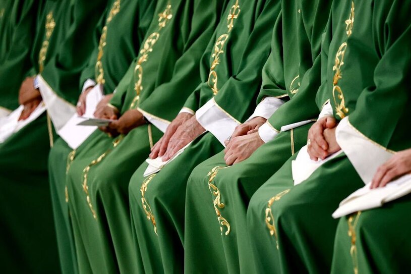 دیدنی های امروز؛ از جشن هالوین در دنیا تا وحشت هالوین در غزه مجمع اسقف های کاتولیک در کلیسای سن پیتر