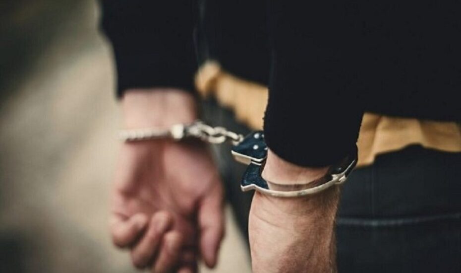 بازداشت کارمندان گمرک دریافت رشوه