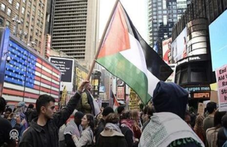 تجمع هم‌زمان حامیان فلسطین و اسرائیل در میدان تایمز نیویورک آمریکا