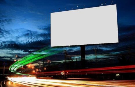 زبان‌ های بیگانه تبلیغات شهری