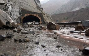 هشدار درباره ریزش سنگ در جاده کندوان
