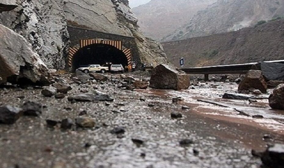 هشدار درباره ریزش سنگ در جاده کندوان
