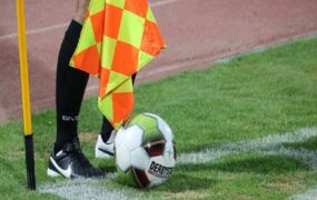 یک عراقی داور پرسپولیس - استقلال