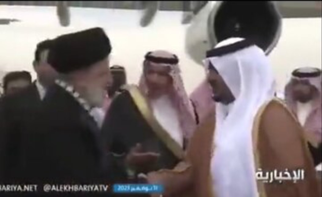 عبدالرضا داوری به اسقبال از رئیسی در عربستان