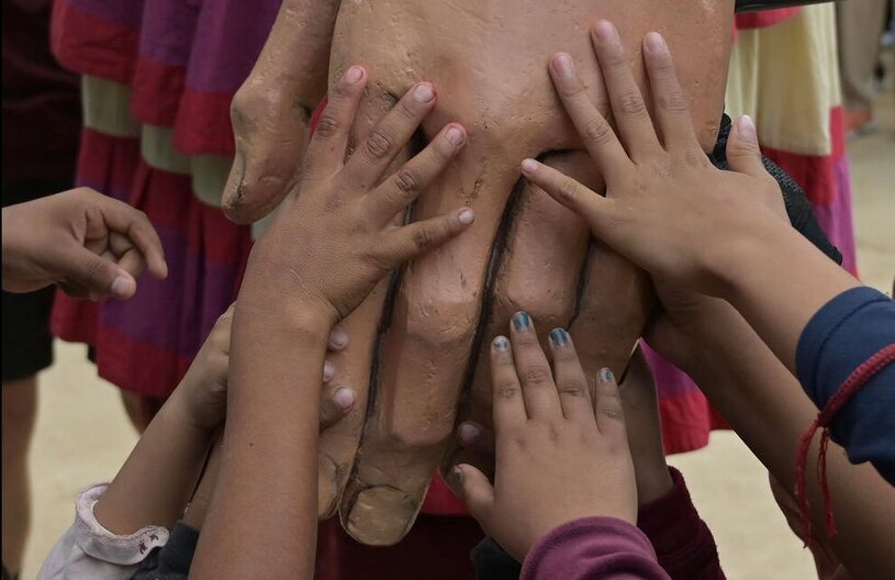 حضور "اَمَل" (عروسک بزرگ نماد آوارگان سوریه ای) 