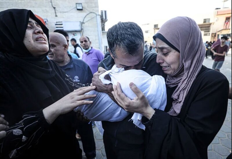 دیدنی های امروز؛ بزرگ ترین تظاهرات حامیان فلسطین در لندن ادامه کشتار غیرنظامیان فلسطینی در بمباران نوار غزه