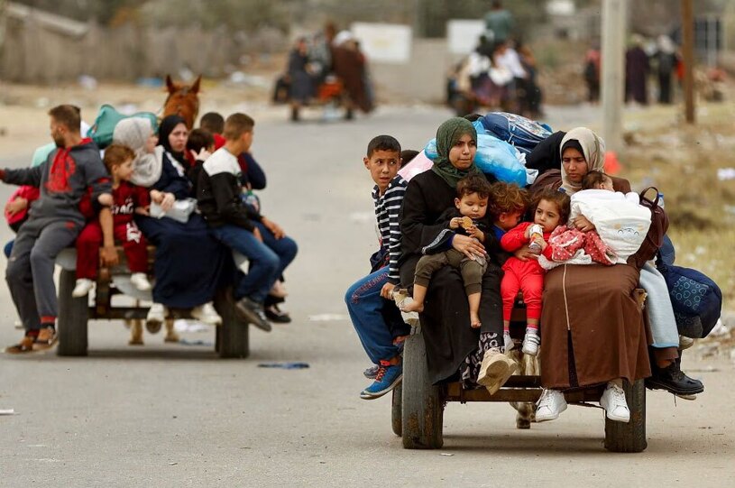 دیدنی های امروز؛ از تمرینات یک مدرسه نظامی در روسیه تا وضع فاجعه بار بیمارستان غزه انتقال شهروندان غزه از شمال به جنوب با گاری