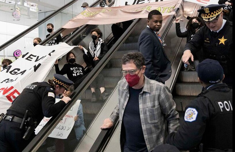 دیدنی های امروز؛ از تمرینات یک مدرسه نظامی در روسیه تا وضع فاجعه بار بیمارستان غزه تظاهرات یهودیان مخالف جنگ غزه در شهر شیکاگو آمریکا